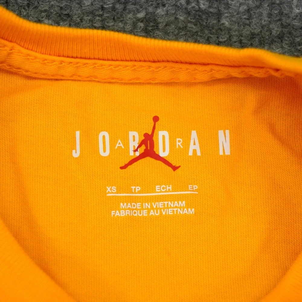 Jordan T-Shirt Mens XS Yellow PSG Paris Saint-Germain Graphic Short Sleeve Tee